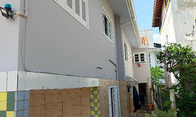 Vendo Imóvel Com 5 A...