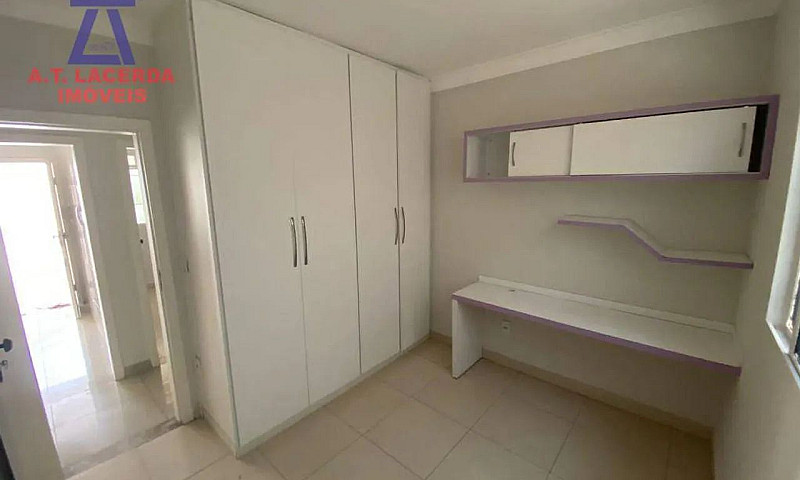 Casa Com 3 Dormitóri...