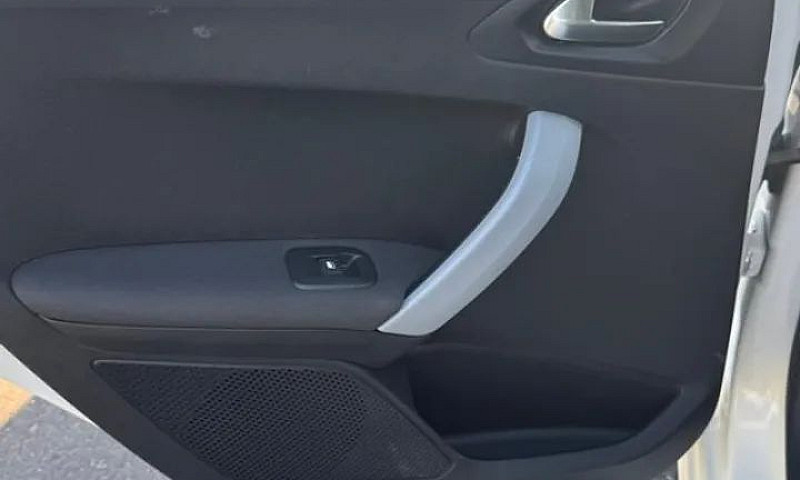 Peugeot 208 Allure 1...