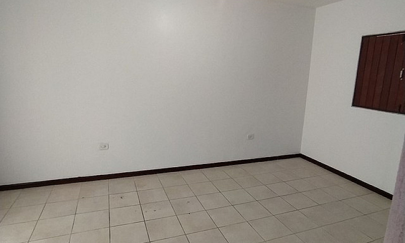 Alugo Casa Na Área V...