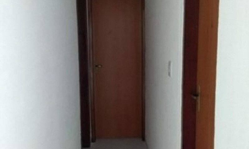 Alugo Casa No Amaran...