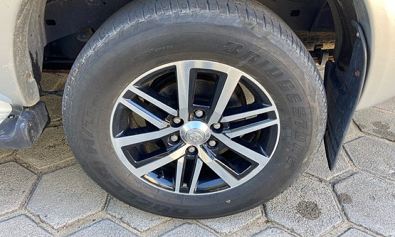 Hilux Srv 3.0 At 201...