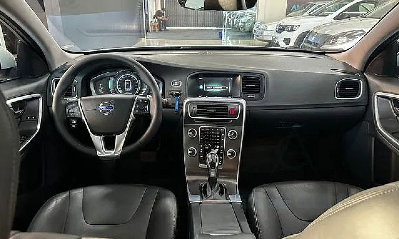 S60 T-5 Momentum 2.0...