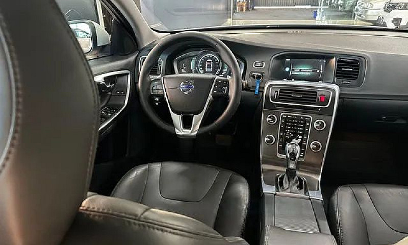 S60 T-5 Momentum 2.0...