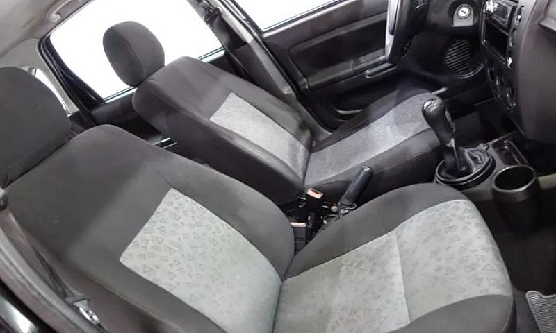 Fiesta Sedan 1.0 8V ...
