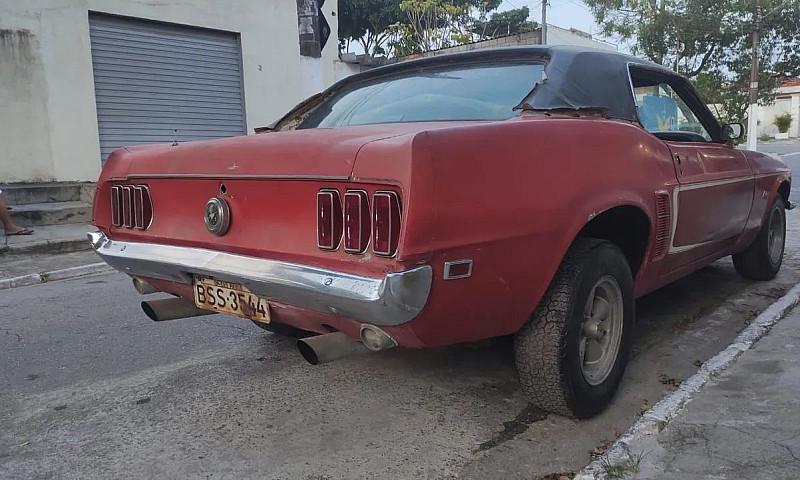Ford Mustang Gt V8 C...