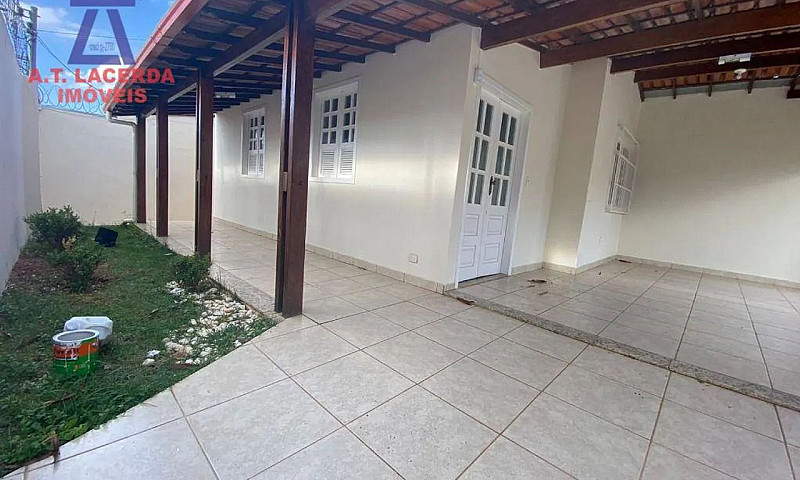 Casa Com 3 Dormitóri...