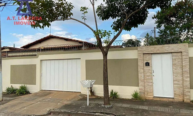 Casa Com 3 Dormitóri...