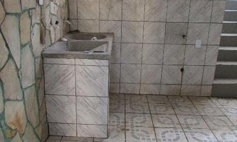 Casa Com 2 Quarto(S)...