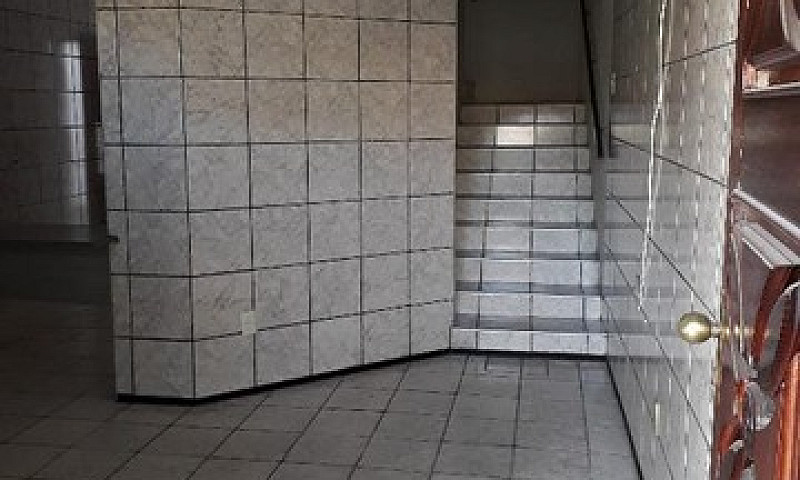 Casa Com 2 Dormitóri...