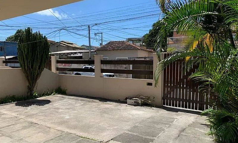 Casa Com 3 Dormitóri...