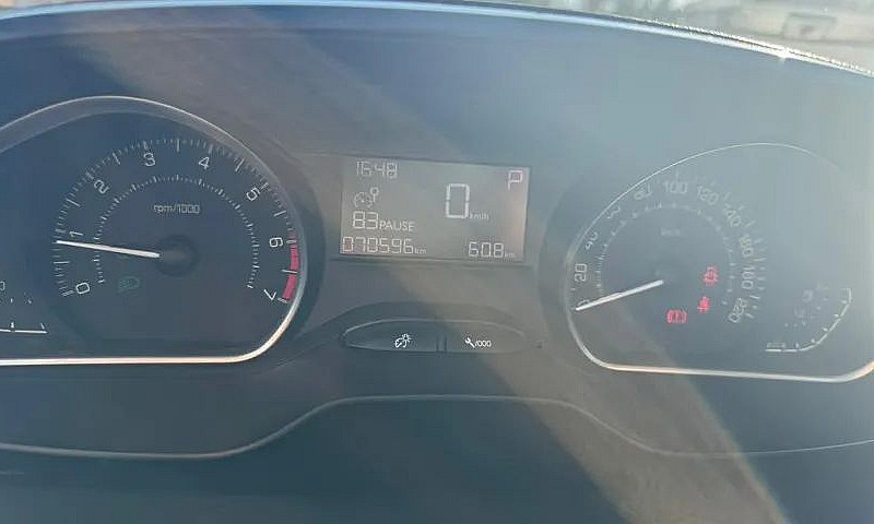 Peugeot 208 Allure 1...