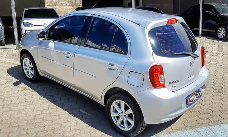 Nissan March S 1.0 2...