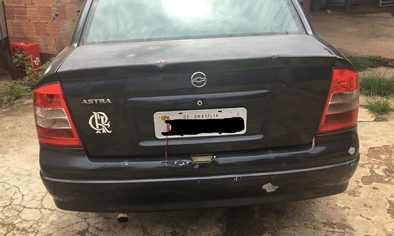 Astra Sedã ...