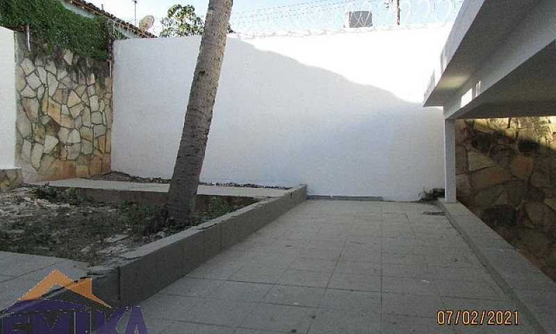 Casa Com 2 Quarto(S)...