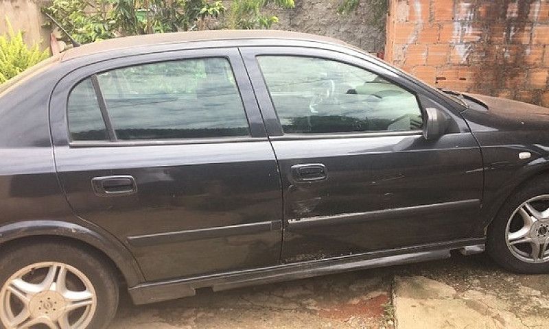 Astra Sedã ...