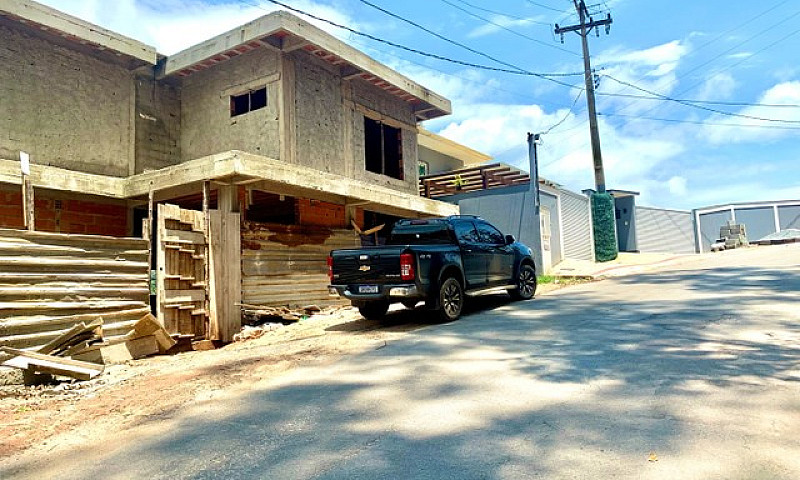 Linda Mansão Em Sant...