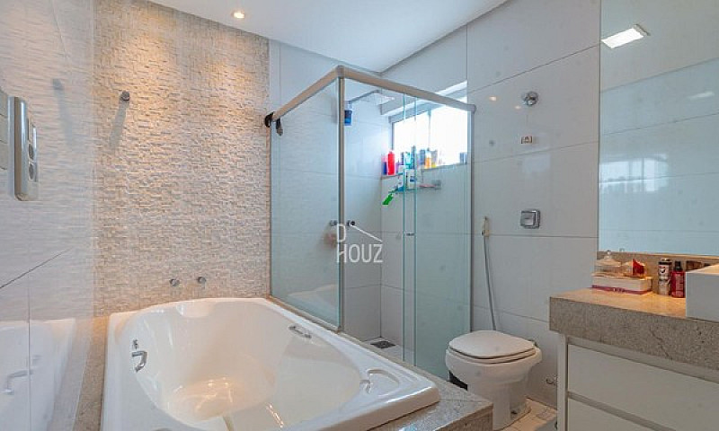 Casa Com 3 Suítes À ...