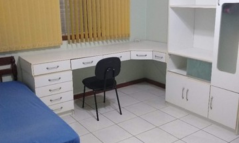 Quarto Estudante Por...