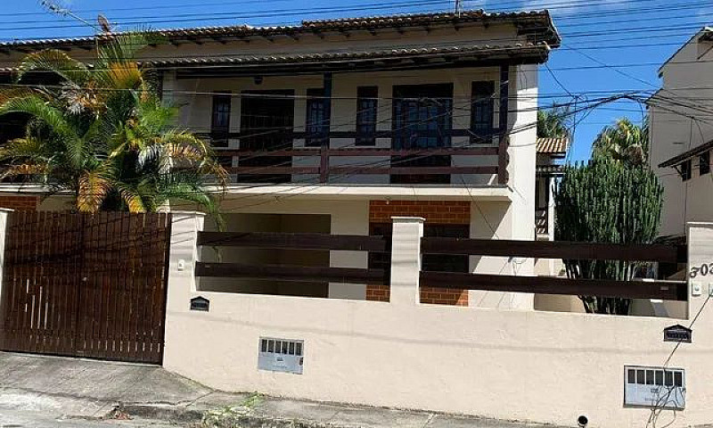 Casa Com 3 Dormitóri...