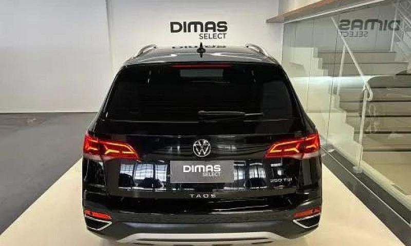 Volkswagen Taos High...