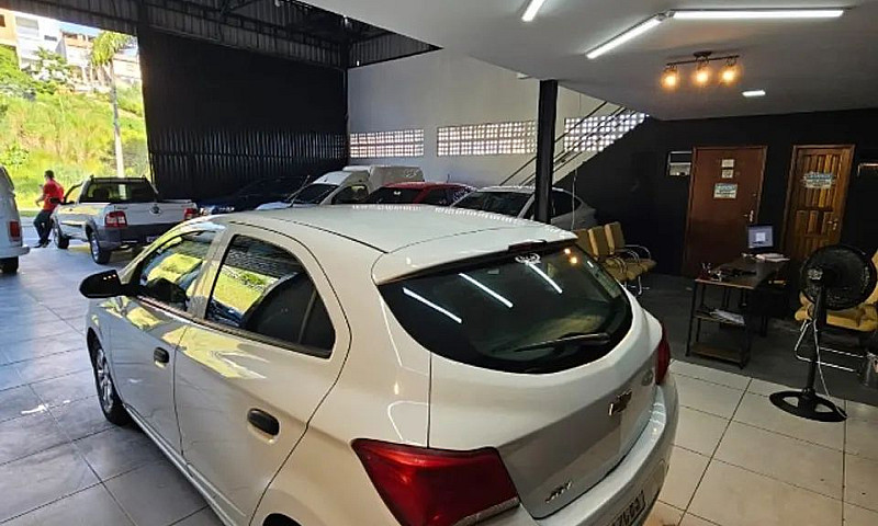 Chevrolet Onix Hatch...