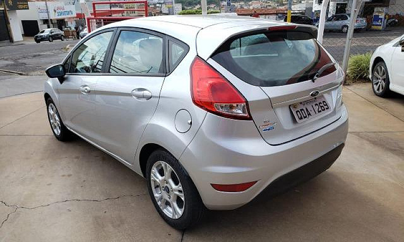 Ford New Fiesta Se 1...