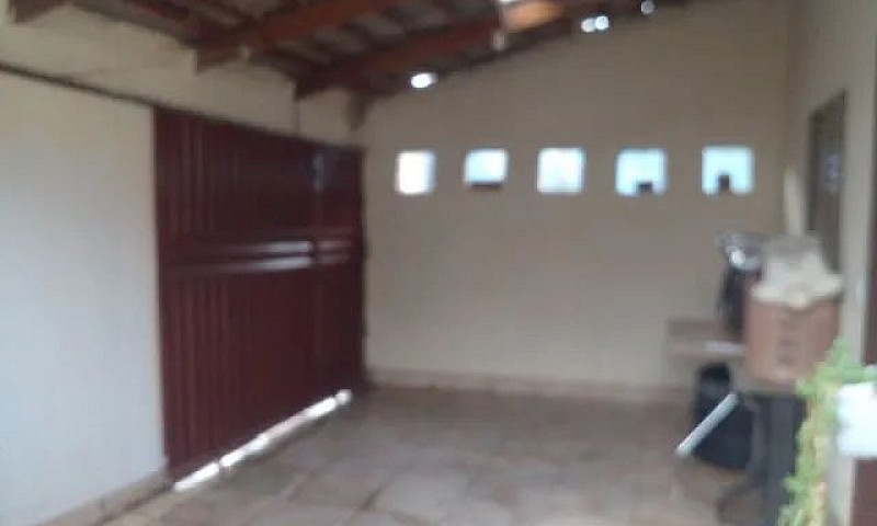 Vende Casa 03 Quarto...