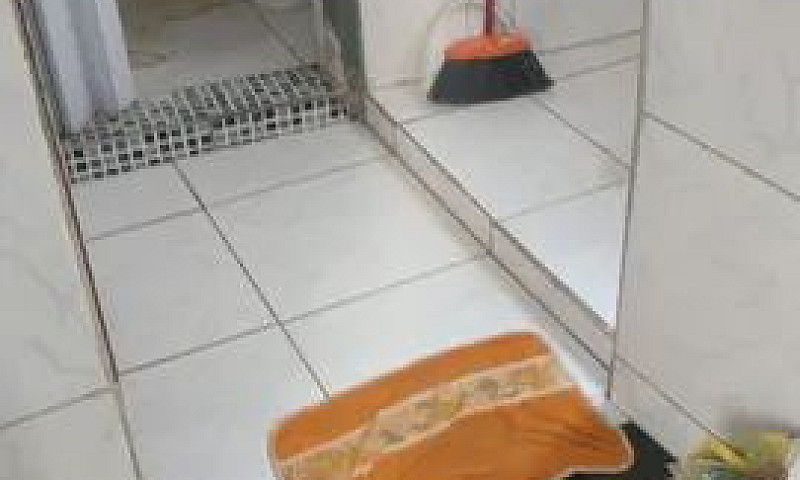 Aluga-Se Quarto Em B...