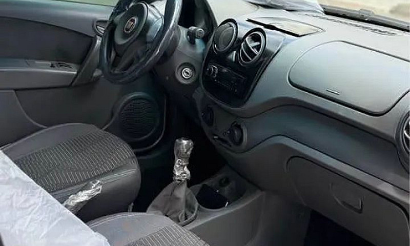 Fiat Palio Attractiv...