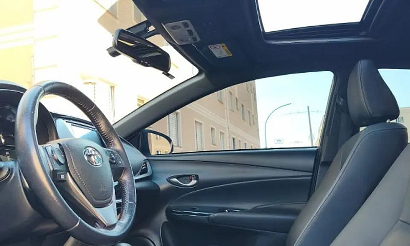 Toyota Yaris Xls Con...