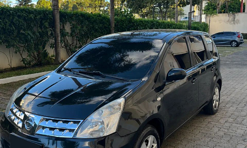 Nissan Livina Sl 1.8...