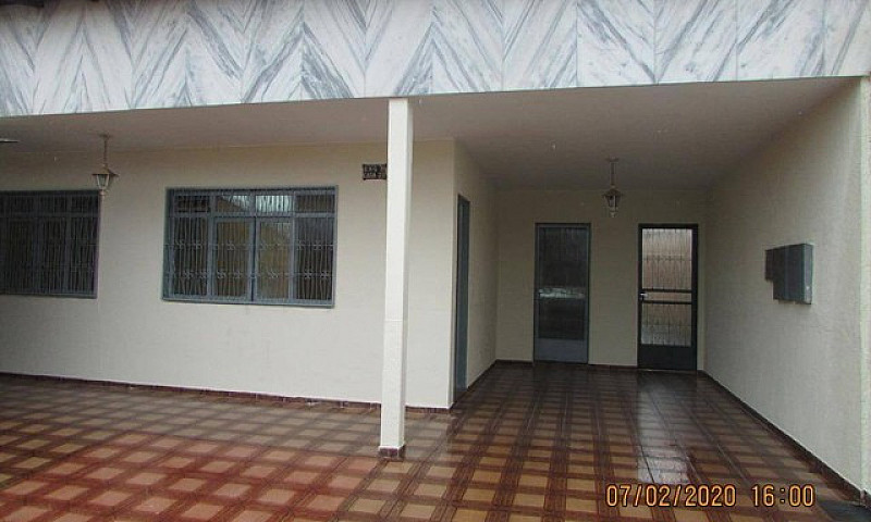 Casa Com 3 Dormitóri...