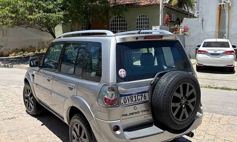 Mitsubishi Pajero Tr...