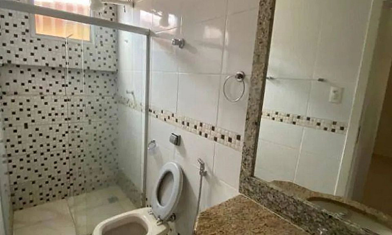 Casa Com 3 Dormitóri...