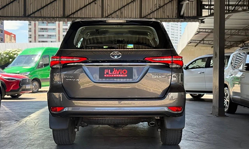 Toyota Hilux Sw4 Srx...