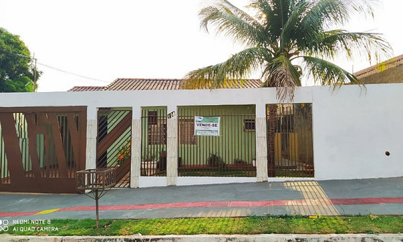 Excelente Casa Com 3...