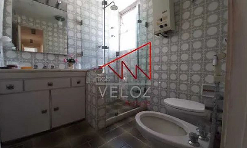 Apartamento-À Venda-...