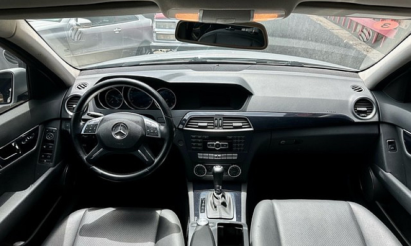 Mercedes C180 2012...