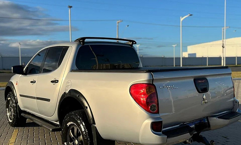 Mitsubishi L200 Trit...