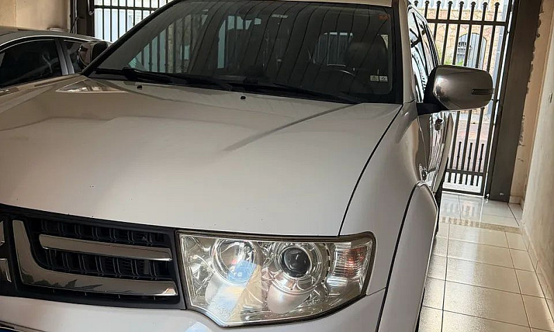 Mitsubishi Pajero Da...