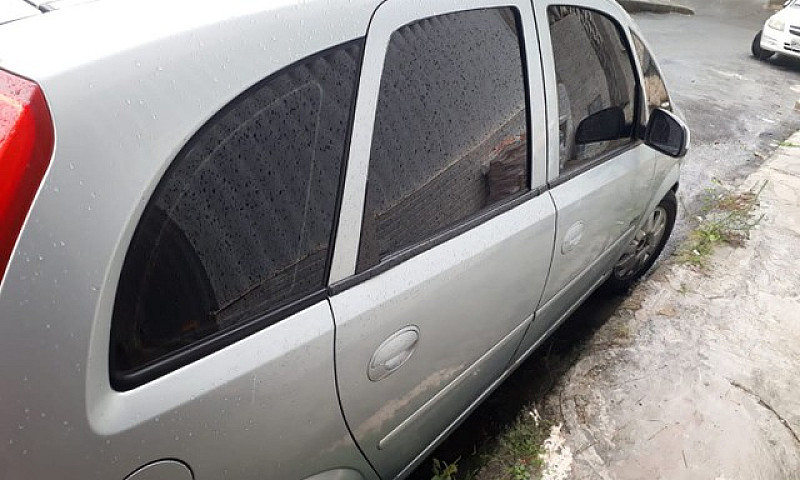 Vendo Uma Meriva 200...