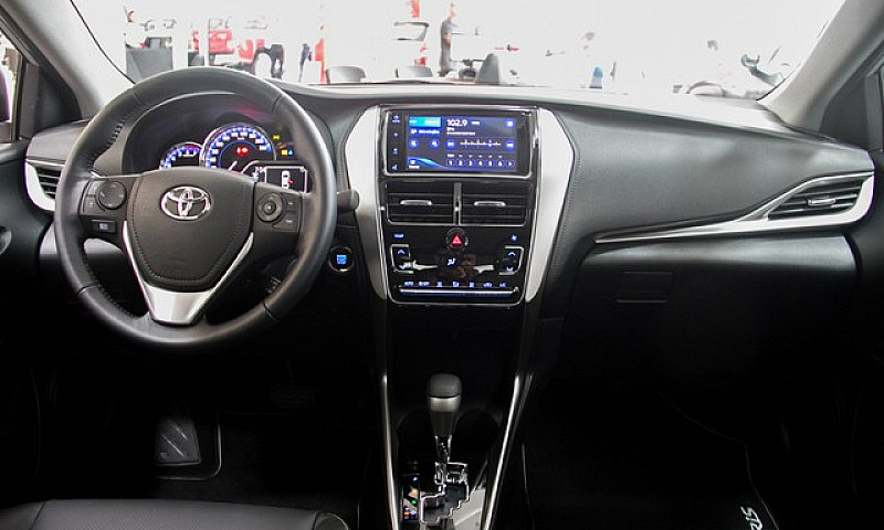 Toyota Yaris Sedan 1...