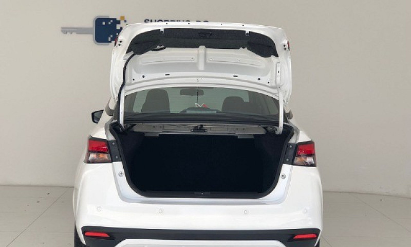 Nissan Versa 2021 Ad...