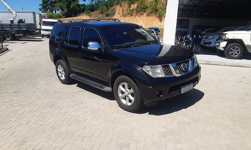 Nissan Pathfinder Se...