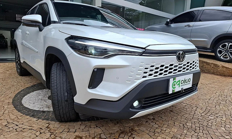 Toyota Corolla Cross...