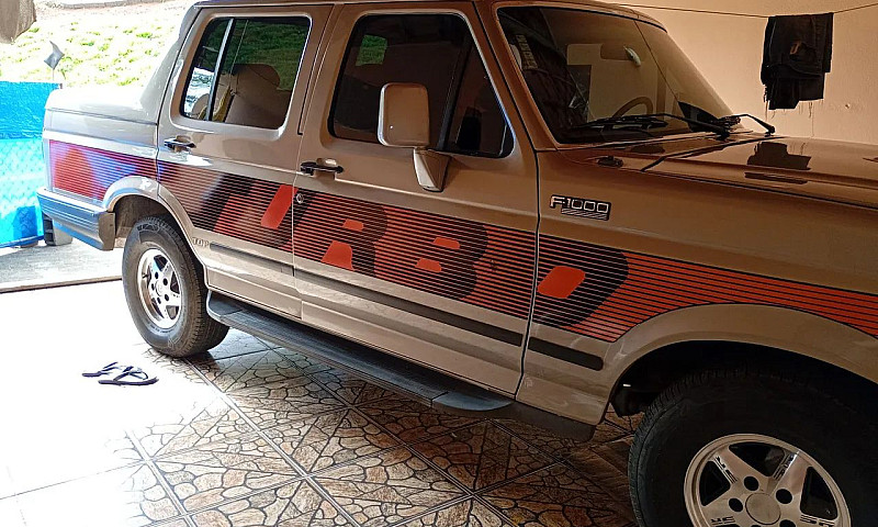 Ford F-1000 Super Di...