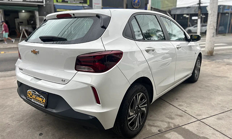 Chevrolet Onix Hatch...