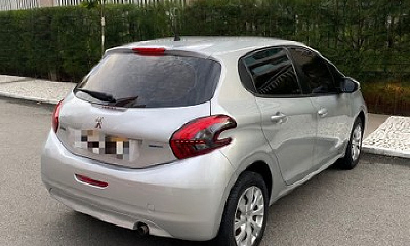 Peugeot 208 1.2 2018...