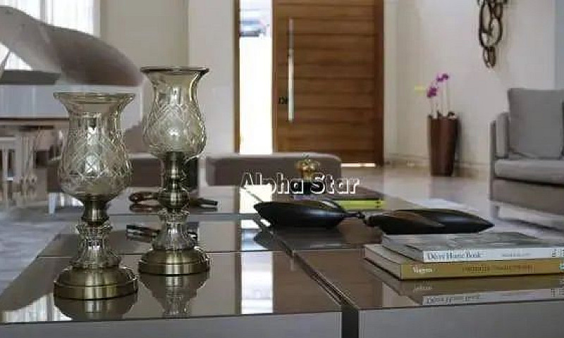 Casa Com 5 Dormitóri...